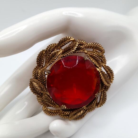 Vintage Large Red Glass Brooch, Antique Gold Tone Leaves. 1950s. 2 1/8" - Picture 2 of 8